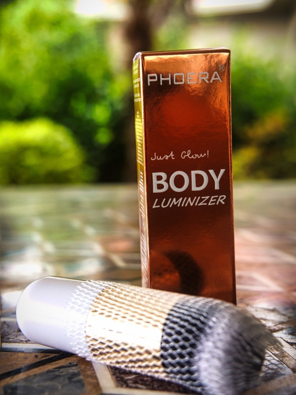 Phoera Just Glow Body Luminizer Liquid Highlighter Makeup Plus Blending Brush